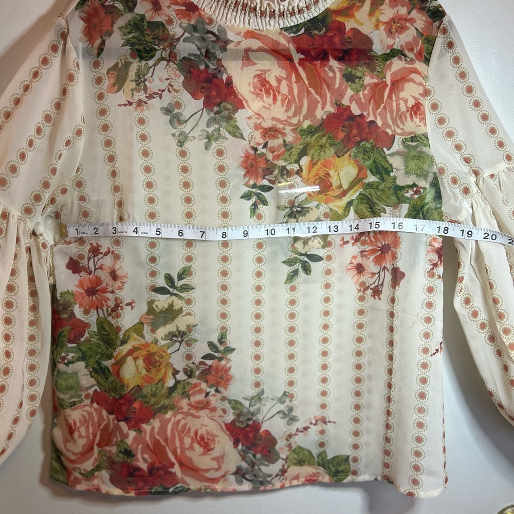 Chicwish Floral‎ Puff Sleeve Blouse in Cream and Red - Picture 4 of 8